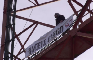 Um homem foi até uma torre no Uruguai porque não viu seus filhos e caiu após a presidência ligando