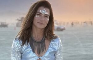 O suporte de mafits quentes de Danica Patrick é adequado para o corpo