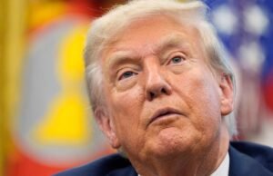 Os democratas criticam a política de Trump no argumento automático