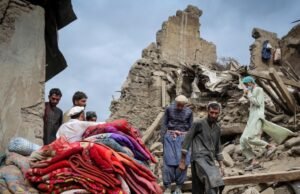 Uma dezenas de uma comela afegã que foi colocada no terremoto de terremoto de terremoto terremoto