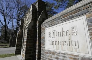 A Universidade de Duke abraçou o dispositivo da IA se uma idéia discutisse com o impacto do faturamento