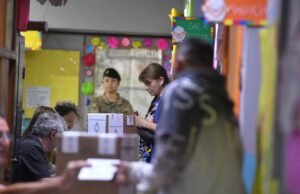 Perpeiletes a eleição Buenos Aires 2025, Live: Francisco Adornni votou, mas sua mesa ainda não abriu