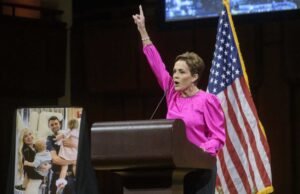 O juiz federal bloqueou o trabalho do trabalho do governo Trump em Voice of America