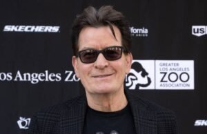 Charlie Sheen produz um valor especial a partir de uma festa de longa data