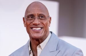 Rock chora durante o armazenamento para um festival de cinema de Veneza