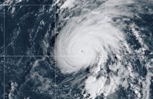 O furacão Gabrielle confirma 3 categorias, parando do solo