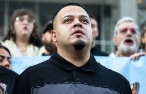 O gelo é a demissão de imigrante de alta qualidade, anexando Garcia ao espanhol