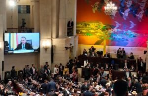 O senador aprovou a proposta que revela as solas de pôster como uma organização terrorista