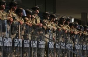 O juiz federal viola Trump usando um aplicativo militar para casa