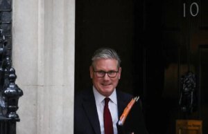 O assistente de Keir Starmer renunciou uma mensagem de Diane Abbott