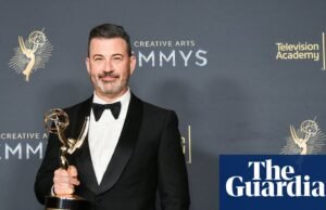 O anfitrião da noite protegeu Jimmy Kimmel depois que o ABC foi suspenso por Charlie Kirk