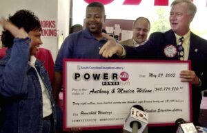 O vencedor da loteria agora enfrenta a opção anônima como um princípio de informação pública