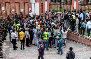 O exército do Nepal continuou a conversar com manifestantes para líderes de liderança