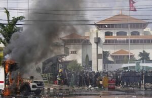 A polícia abriu o incêndio para os manifestantes em Katmandu por causa das mídias sociais, fazendo com que muitos matassem muitas pessoas
