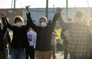 Protestos federais explodiram em um ataque federal de imigração