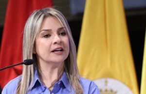 Vicky Dávila perguntou aos candidatos de Abelado de La Espriella: “Ele decidiu trabalhar para caras e enforcar”
