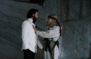 Esses Taylor-Happiness, Chris Evans se reúnem para Tife Sagerfice