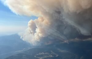 O incêndio do semi-caminhão fechou a trilha de Coquihalla como um peixe no BC