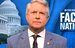 O senador Roger Marshall discute um problema e políticas de vacinas