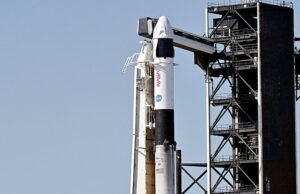 SpaceX Falcon 9 para iniciar o Satellites V2 Mini Starlink em Vandenberg