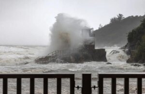 O forte furacão Ragasa é Hong Kong quando a terra se aproximou da China