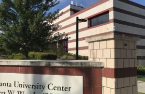 Ameaçar o desconto e aumentar a segurança da Universidade Negra em toda a história