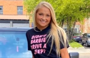 A líder de torcida Laken rindo pela recuperação da LCA antes do pastor da morte