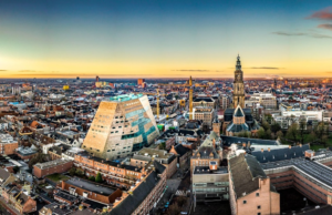 Visão de Wurongen, a cidade da Holanda para olhar para o local na 8ª xícara da Argentina