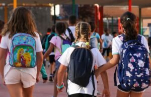 Voltando à escola, os funcionários da educação serão marcados pelos funcionários da educação, a nova cooperação de colaboração social e restrições e restrições