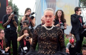 Chlomon Sevigny os lembra da moda do ícone da moda em renda e tulsil