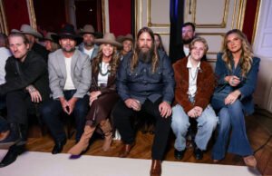 A estrela country Christ Stapleton parece nítida em novas fotos com mulheres e raramente, visto a filha