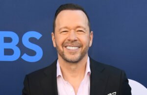 Estrela ‘Blue Blood’ Donnie Wahlberg Goshes no topo de ‘Abençoado “de Mileston