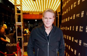 A estrela de ‘Princess Bride’ Cary Elwes, 62, ainda tão boa quanto o tapete simples