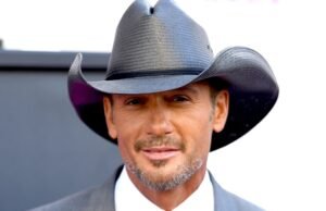 O presente bizarro de Tim McGrw contém essa estrela do país quando ele está falando sério ou não: ‘Esta deve ser a piada’