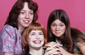 Icônica estrela de TV dos anos 70, 65 anos, sai do desconforto instável