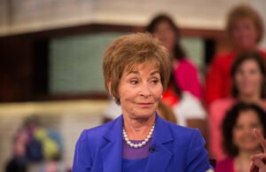 Governante Judy, 82, icônico ‘in Ativa a aparência de podcst