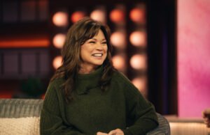 Valerie Betriell fornece o aleatoriamente para jogar uma foto e os fãs observarem