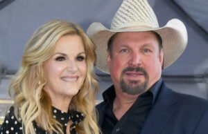 Garth Brooks & Trisha para Notwwood faz uma aparição surpresa no Target News em Nashville