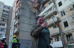 A construção do governo ucraniano no maior ataque russo de Kiev desde que a guerra começou