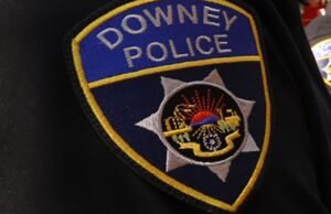 Ambulância roubada durante uma investigação de um assassinato perto da biblioteca de Downey, disse a polícia