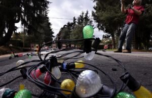 Árvores de Natal, Cidade de Altadena, Código, Plano de 6 de dezembro