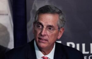 Republicano que se opôs a Trump sobre 2020 votos para o governador Georgia