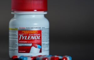 O pedido de Trump está pendurado no novo estresse na casa Tylenol