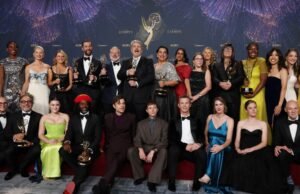 Noah Wyle, campeão do Pitt Pitt Pitt Pititor em Los Angeles após a vitória de Emmys