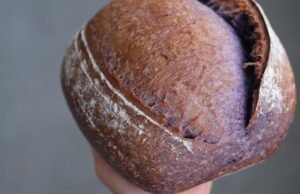 A padaria deste Papai Noel faz um pão roxo para três restaurantes Michelin