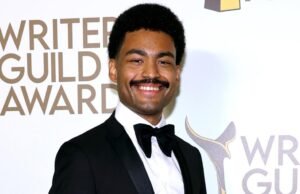 Alex O’Keefe, autor de ex-autor de ‘Bear’, removido do trem de Nova York