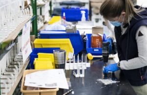 O trabalho fraco relata o elevador de espera pela taxa de juros