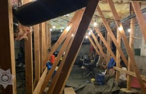 O homem da Califórnia viu uma vida secreta no local do condomínio