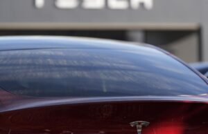 A questão no Tesla após uma gerência de portas parece estar presa em segundo plano