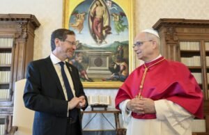 Vaticano disse que os dois presidente de Israel os dois rei-rei da guerra não eram apenas a guerra de Gaza